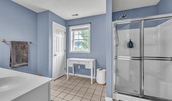 45 Pocono Ln 10, Danbury, CT 06810
