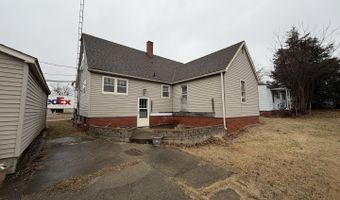 140 S 4th St, Albion, IL 62806