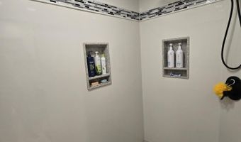 613 Springview Cir, Beatrice, NE 68310