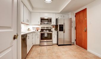 1101 S ARLINGTON RIDGE Rd S 208, Arlington, VA 22202