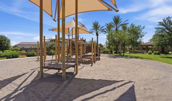 525 W HARMONY Pl, Chandler, AZ 85248