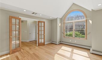 46 Timberland Dr, Lincoln, RI 02865