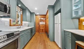 104 Benz St, Ansonia, CT 06401