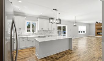 295 Coolidge Ave, Bayville, NJ 08721