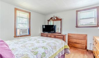 52 Planet Ave, East Providence, RI 02915