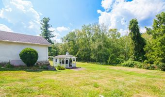 14 Barnum Rd, Danbury, CT 06811