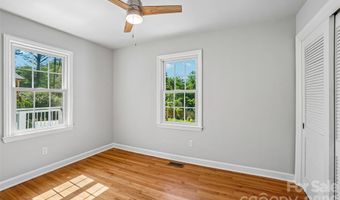 28 Ridgefield Pl, Asheville, NC 28803