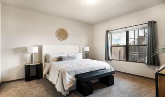 8700 Desert Finch Ln, Albuquerque, NM 87122