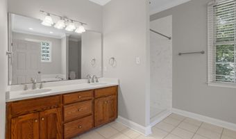 510 Chippendale Ln, Boiling Springs, SC 29316