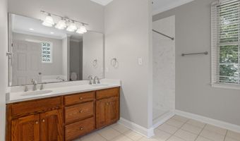 510 Chippendale Ln, Boiling Springs, SC 29316