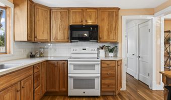 17 US Route One, Falmouth, ME 04105