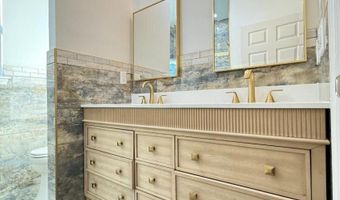 92 W 6Th St, Bayonne, NJ 07002