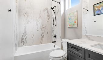 6104 LAGOMAR Ln, Apollo Beach, FL 33572