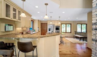 451 Reflection Rd, Apple Valley, MN 55124