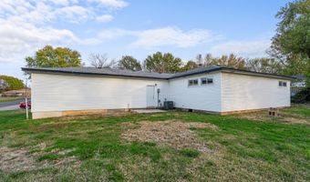 903 S Tyler Ave, Aurora, MO 65605