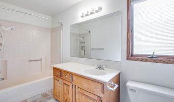 118 Chapel Dr, Andover, KS 67002