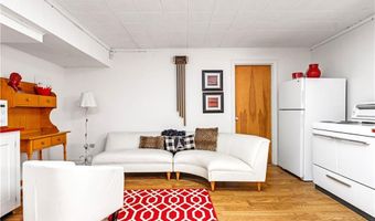 133 Tupelo Hill Dr, Cranston, RI 02920