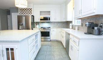 15 Rockledge Ln, Canton, CT 06019
