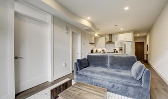 2337 CHAMPLAIN St NW 104, Washington, DC 20009