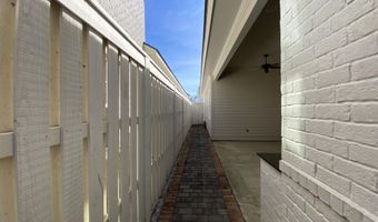 2110 Belfleur St, Baton Rouge, LA 70808