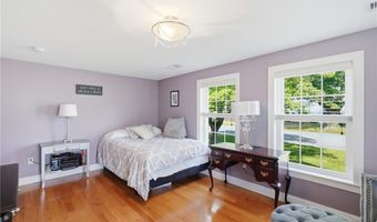 336 Dover Ave, East Providence, RI 02914