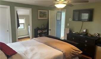 7 Boulevard E, Middletown, RI 02842