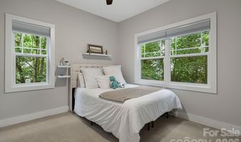 29 Winding Rd, Asheville, NC 28803
