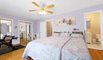 7 Gregg Ln, Bayonne, NJ 07002