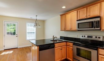 202 Clover Ct, Aberdeen, NC 28315