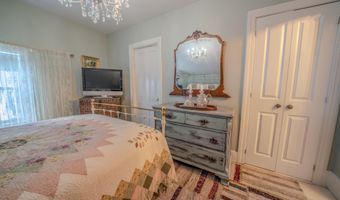 18 Waldo Ave, Belfast, ME 04915