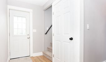 6 Crescent St, Ansonia, CT 06401