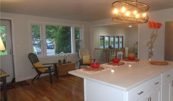 155 Lewiston St, Warwick, RI 02889