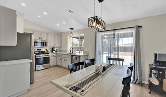 14769 Nanticoke Rd, Apple Valley, CA 92307