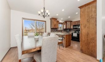 205 S Sunshine Ave, Brandon, SD 57005