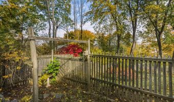 227 High St, Belfast, ME 04915