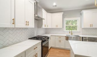 450 Fremont Ave, Bayville, NJ 08721