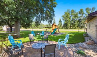 11 Linda Ln, Aberdeen, SD 57401