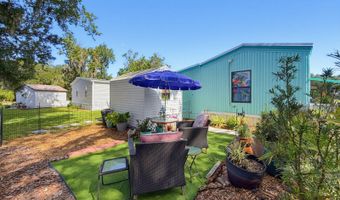56 Leisure Dr, Auburndale, FL 33823