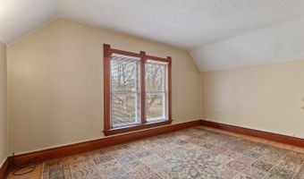 907 E Hunt St, Adrian, MI 49221