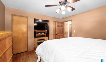 201 S 5th Ave, Brandon, SD 57005