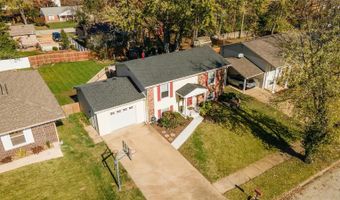 371 Messina Dr, Ballwin, MO 63021