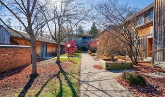 2155 Pauline Ct, Ann Arbor, MI 48103