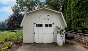 859 Country Club Ln, Ashland, OH 44805