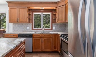 14 Bishop Hill Rd, Johnston, RI 02919
