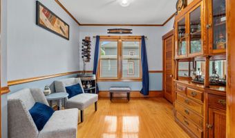 27 Center St, Algonquin, IL 60102