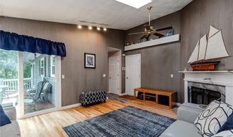 20 Birch View Ct, Cranston, RI 02921