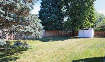 910 S Vista Dr, Algonquin, IL 60102
