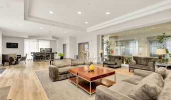 880 N POLLARD St 801, Arlington, VA 22203