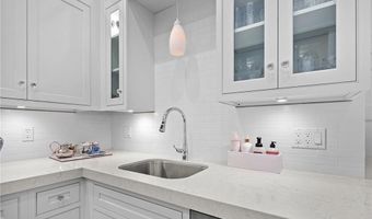 50 School St 1, Newport, RI 02840