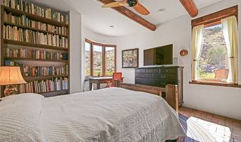 34 Rincon Canada, Abiquiu, NM 87510